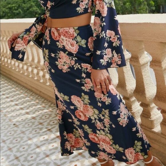 Floral print top and skirt - Picture 3 of 5